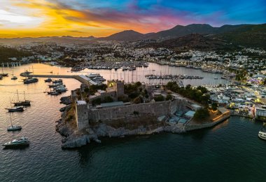 Türkiye 'nin Mugla ilindeki Bodrum' un hava manzarası.
