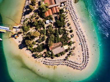 Mugla ilinin Fethiye ilçesine bağlı Oludeniz hava manzarası
