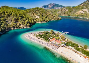 Mugla ilinin Fethiye ilçesine bağlı Oludeniz hava manzarası