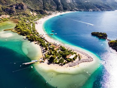 Mugla ilinin Fethiye ilçesine bağlı Oludeniz hava manzarası