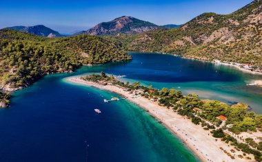 Mugla ilinin Fethiye ilçesine bağlı Oludeniz hava manzarası