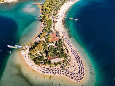 Mugla ilinin Fethiye ilçesine bağlı Oludeniz hava manzarası