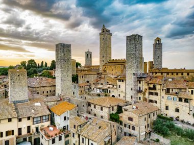 San Gimignano 'nun havadan görünüşü, Siena, Tuscany, Ital bölgesindeki bir ortaçağ tepe kasabası.