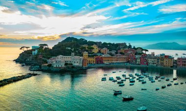 Sestri Levante 'deki Sessizlik Körfezi' nin havadan görünüşü, Liguria, İtalya