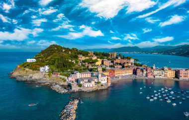 Sestri Levante 'deki Sessizlik Körfezi' nin havadan görünüşü, Liguria, İtalya