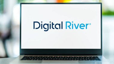 POZNAN, POL - 8 DEC 2021: Küresel e-ticaret, ödeme ve pazarlama hizmetleri sağlayan özel bir şirket olan Digital River 'ın logosunu gösteren dizüstü bilgisayar 