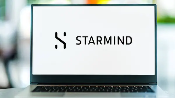 Poznan Pol Junio 2021 Computadora Portátil Con Logotipo Starmind Una — Foto de Stock