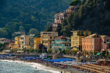 MONTEROSSO, ITA - 17 SEP 2023: Liguria, İtalya 'daki Monterosso al Mare manzarası