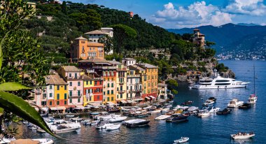 PORTOFINO, ITA - SEP 15, 2023: Liguria, İtalya 'da Portofino mimarisi