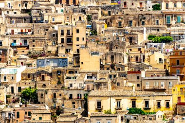 İtalya, Sicilya 'nın güneyindeki Val di Noto' da Modica 'nın mimarisi