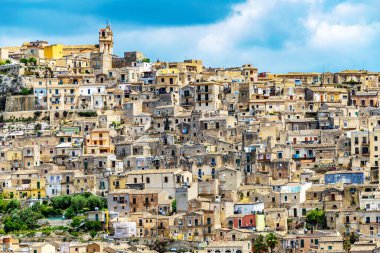 İtalya, Sicilya 'nın güneyindeki Val di Noto' da Modica 'nın mimarisi