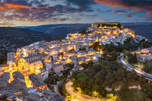 Ragusa 'nın Sicilya' nın güneyindeki Val di Noto 'daki hava manzarası.