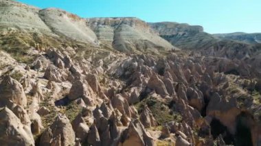 Kapadokya, Türkiye 'deki Zelve Valley manzarası. UNESCO Dünya Mirası Alanı.