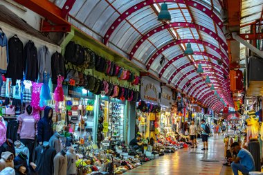 Marmaris, TUR - 21 Ot. 2023: Mugla ilinin Marmaris ilçesindeki Grand Bazaar, Türkiye