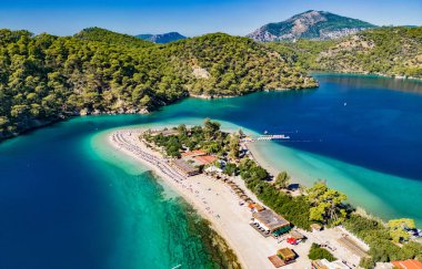 Mugla ilinin Fethiye ilçesine bağlı Oludeniz hava manzarası