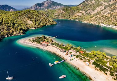 Mugla ilinin Fethiye ilçesine bağlı Oludeniz hava manzarası
