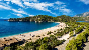 Mugla ilinin Fethiye ilçesine bağlı Oludeniz hava manzarası