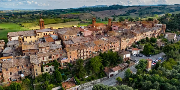 Torrita di Siena 'nın havadan görünüşü, İtalya' nın Tuscany eyaletinde bir komündür.