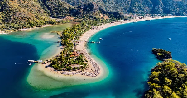 Mugla ilinin Fethiye ilçesine bağlı Oludeniz hava manzarası