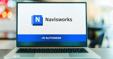 POZNAN, POL - 24 DEC 2023: Navisworks 'ün logosunu gösteren dizüstü bilgisayar, Microsoft Windows için bir 3D tasarım inceleme paketi. 