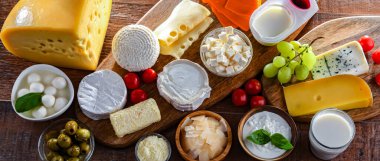 Peynir, süt ve yoğurt gibi çeşitli süt ürünleri..