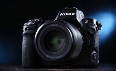 POZNAN, POL - 26 Ocak 2024: Nikon Z 8, Nikon tarafından üretilen üst düzey aynasız kamera