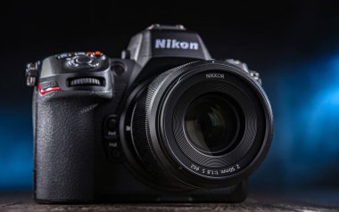 POZNAN, POL - 26 Ocak 2024: Nikon Z 8, Nikon tarafından üretilen üst düzey aynasız kamera