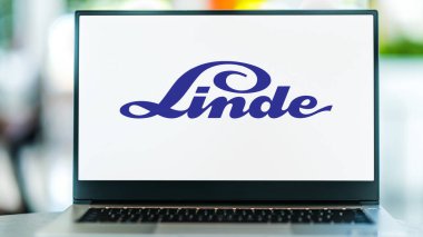 POZNAN, POL - DEC 28, 2022: Laptop computer displaying logo of Linde, a global multinational chemical company founded in Germany