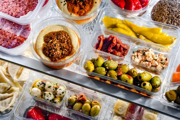 Exposición Una Variedad Productos Alimenticios Preenvasados Cajas Plástico —  Fotos de Stock