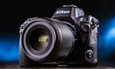 POZNAN, POL - 26 Ocak 2024: Nikon Z 8, Nikon tarafından üretilen üst düzey aynasız kamera