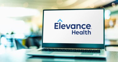 POZNAN, POL - 23 Ocak 2024: Elevance Health, Inc. 'nin logosunu gösteren dizüstü bilgisayar, ABD' li bir sağlık sigortacısı.
