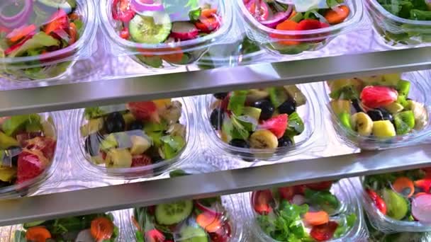Plastic Boxes Pre Packaged Fruit Vegetable Salads Put Sale Commercial — Stockvideo