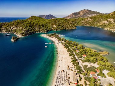 Mugla ilinin Fethiye ilçesine bağlı Oludeniz hava manzarası