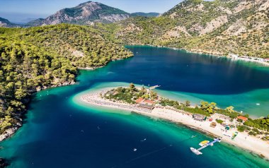 Mugla ilinin Fethiye ilçesine bağlı Oludeniz hava manzarası