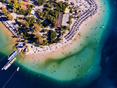 Mugla ilinin Fethiye ilçesine bağlı Oludeniz hava manzarası