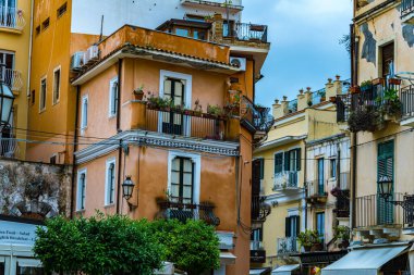 TAORMINA, ITA - 25 Mayıs 2023: Metropolitan City of Messina, Sicilya, İtalya 'daki Taormina mimarisi