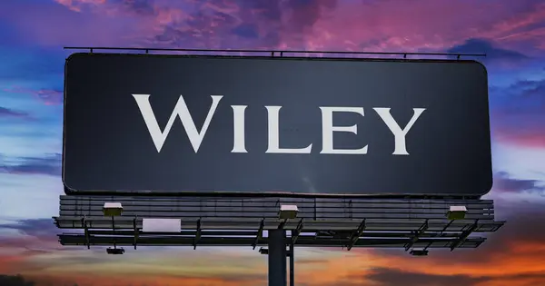 Poznan Pol Jan 2024 Reklamy Billboardzie Logo Wiley Międzynarodowej Firmy — Zdjęcie stockowe