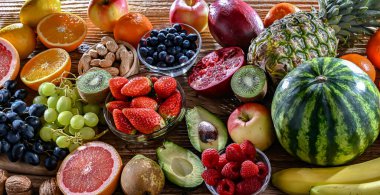 Meyveli diyeti temsil eden gıda ürünleri. Fruiteryenizm