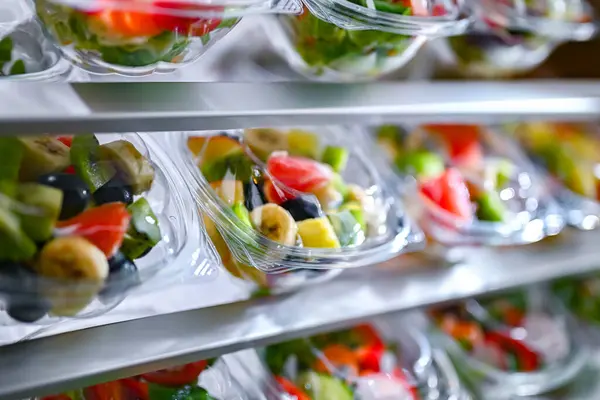 Plastic Boxes Pre Packaged Fruit Vegetable Salads Put Sale Commercial — Stockfoto