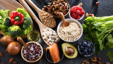 Kolesterol gıda ürünlerini düşürüyor. Yüksek yoğunluklu lipoprotein diyet seviyeleri artıyor.