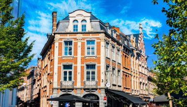 LEUVEN, BELGIUM - 25 AUG 2022: Belçika 'nın Flaman Bölgesindeki Leuvenn Mimarisi