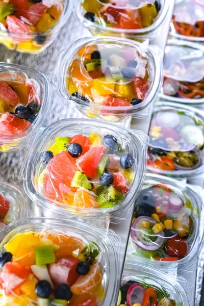 Plastic Boxes Pre Packaged Fruit Salads Put Sale Commercial Refrigerator —  Fotos de Stock