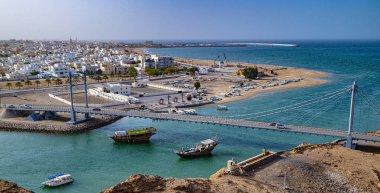 Kuzeydoğu Umman 'daki Ash Sharqiyah Güney Valiliği' nin Sur kentine bakınız.