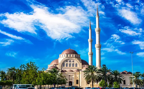 Dedi Muscat, Umman 'daki Bin Taimur Camii..