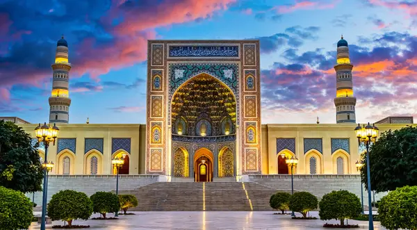 Sulttaani Qaboos Suuri Moskeija Soharissa Oman — kuvapankkivalokuva