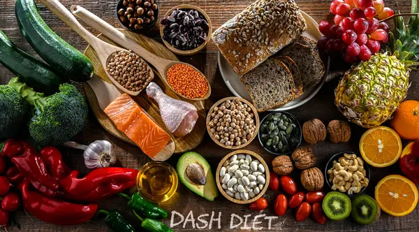 Nahrungsmittel Die Die Dash Diät Repräsentieren Die Geschaffen Wurde Bluthochdruck Stockbild