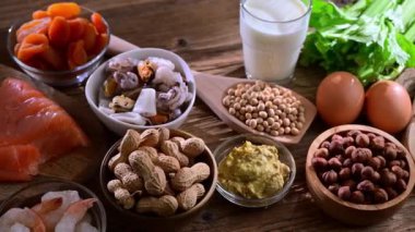 Yumurta, süt, soya, fındık, balık, deniz ürünleri, buğday unu, hardal, kurutulmuş kayısı ve kereviz gibi genel gıda alerjileri