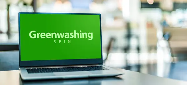 Computador Portátil Exibindo Sinal Greenwashing Enganosa Estratégia Relações Públicas Ambientalmente — Fotografia de Stock