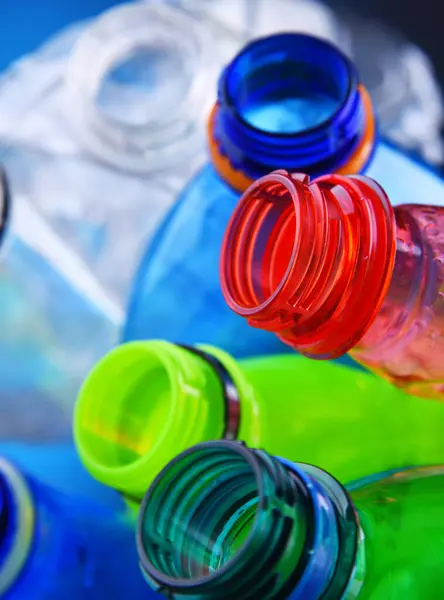 Leere Farbige Kohlensäurehaltige Getränkeflaschen Plastikmüll Stockfoto