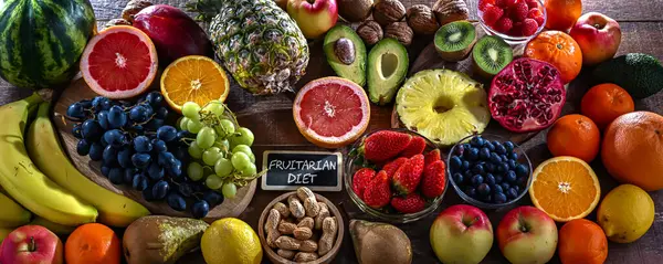 Produkty Żywnościowe Reprezentujące Dietę Owocową Frutarianizm — Zdjęcie stockowe